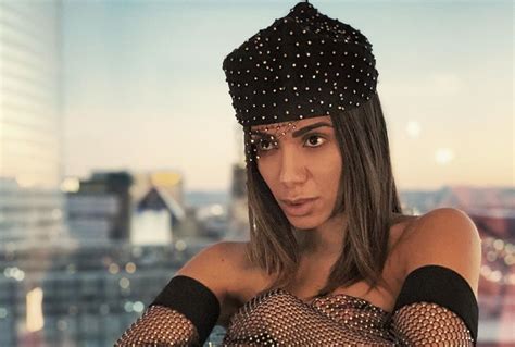 nudes de anita|Anitta posa nua em dia de Sol e arranca suspiros